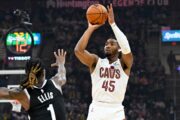 Donovan Mitchell i Keon Ellis/Foto AFP