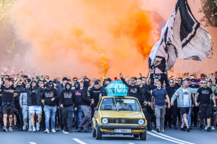 FOTO/VIDEO Sramotni korteo Torcide u Splitu: ode fašizmu, zazivanje Hitlera, Auschwitza i nasilja nad Židovima